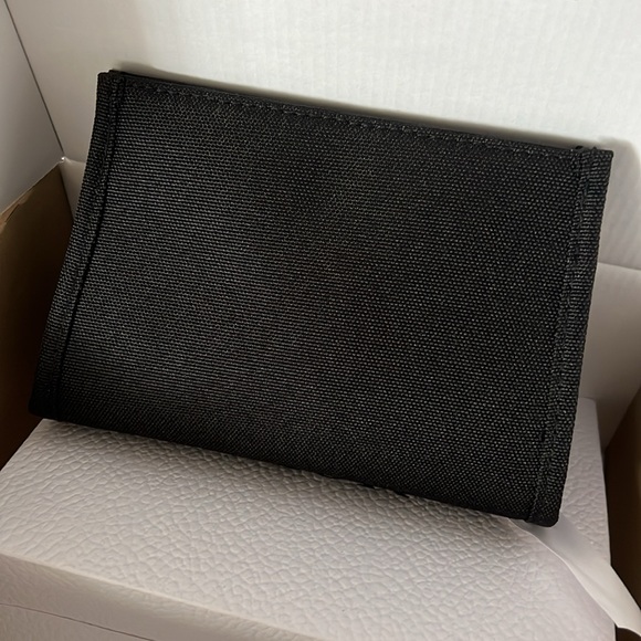 Brand new Dior makeup pouch - Picture 4 of 4